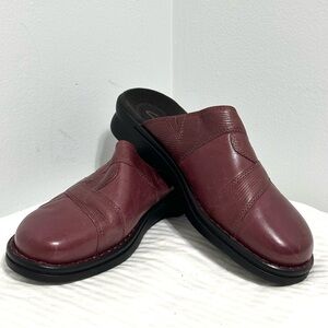 CLARKS SLIP-ON LEATHER